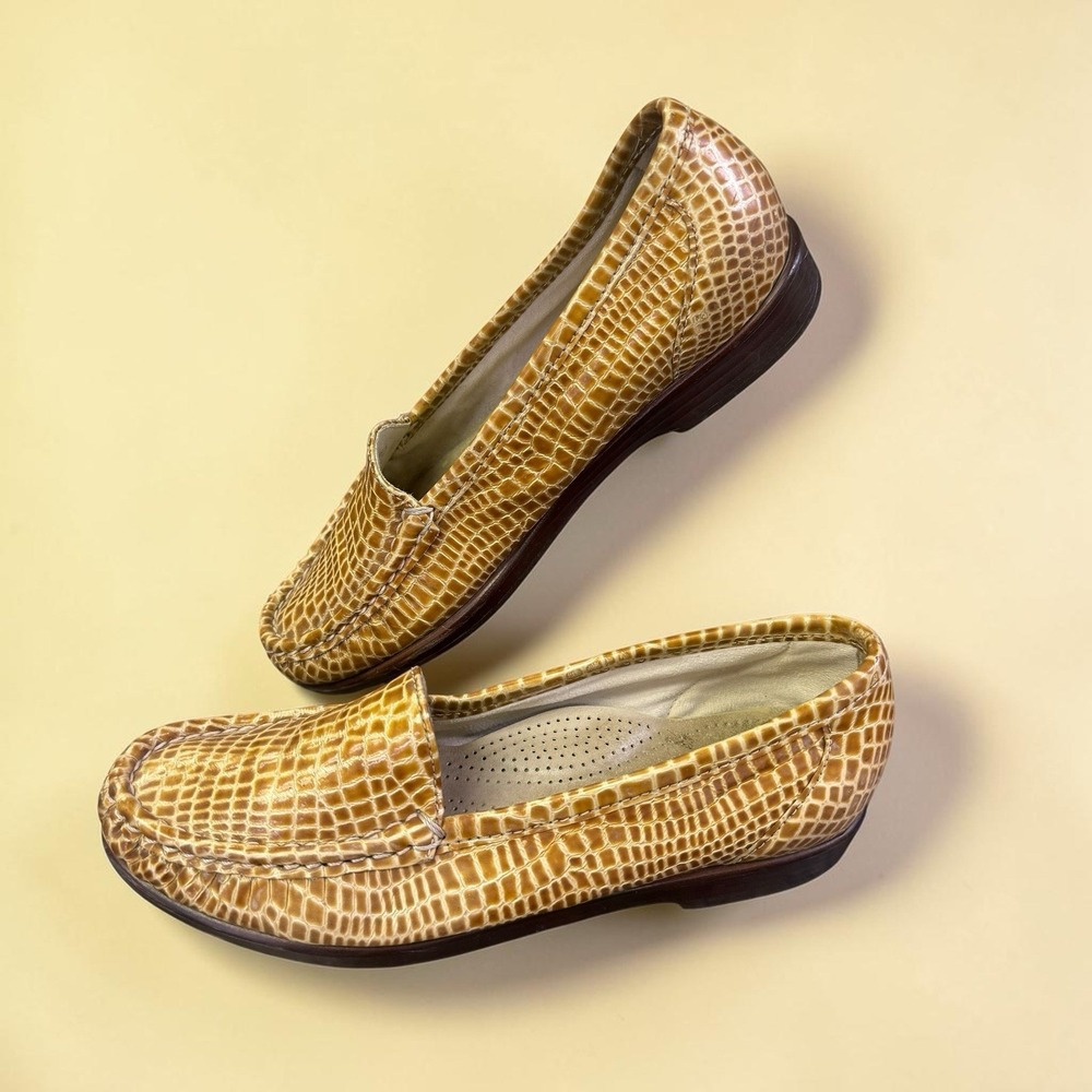 SAS TriPad Orange Tan Croc Embossed Leather Slip On Loafers Size 5.5 Comfort